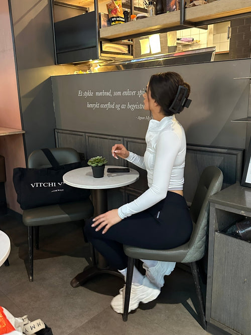 V - BACK TIGHTS BLACK - VITCHI VILANI