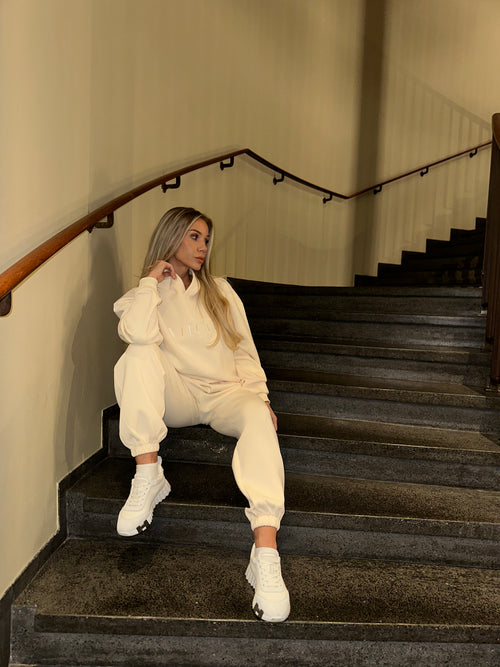 LUXE TRACKSUIT PANTS OVERSIZED VANILLA